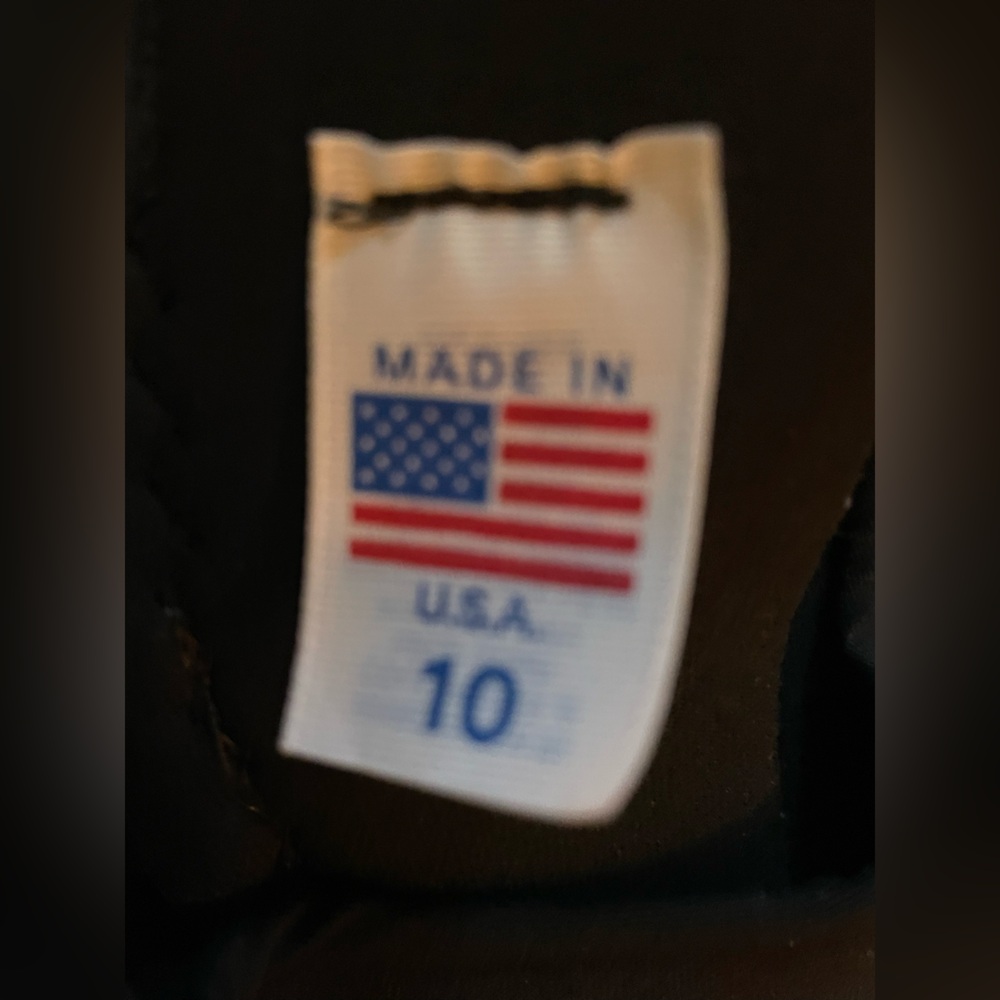 Ron Jon wet suit
Worn once
Junior 10 - Picture 3 of 3